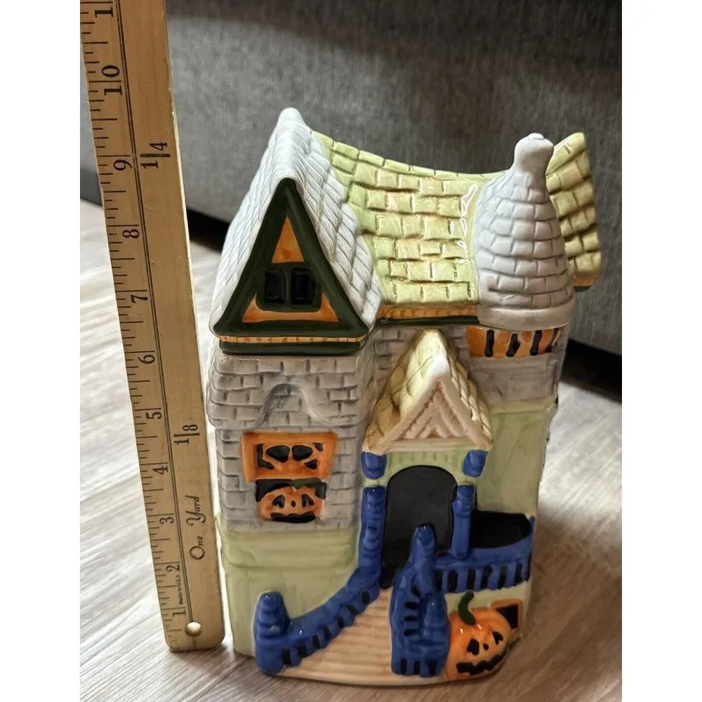 Halloween‎ Ceramic Cookie or Treat Jar Haunted House W/ Pumpkins & skeleton